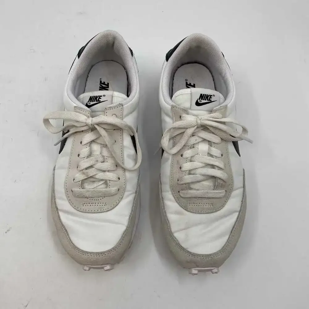 Nike White Synthetic Athletic Sneakers | Women’s Size 9